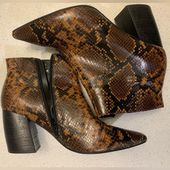 JEFFREY CAMPBELL Women's Final Brown Black Snake Print Booties Shoes Heels 6.5 - Picture 5 of 8